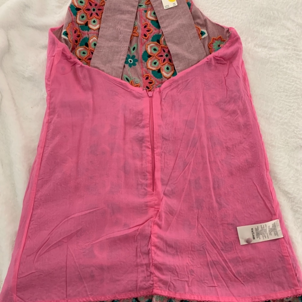 Embroidered & Appliqued Shift Dress - Picture 12 of 12